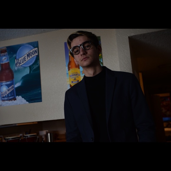 Meet your Posher, Curtis - Picture 4 of 6